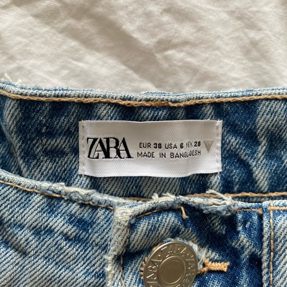 ZARA Denim High-Rise Shorts sz. 6 - Picture 3 of 3